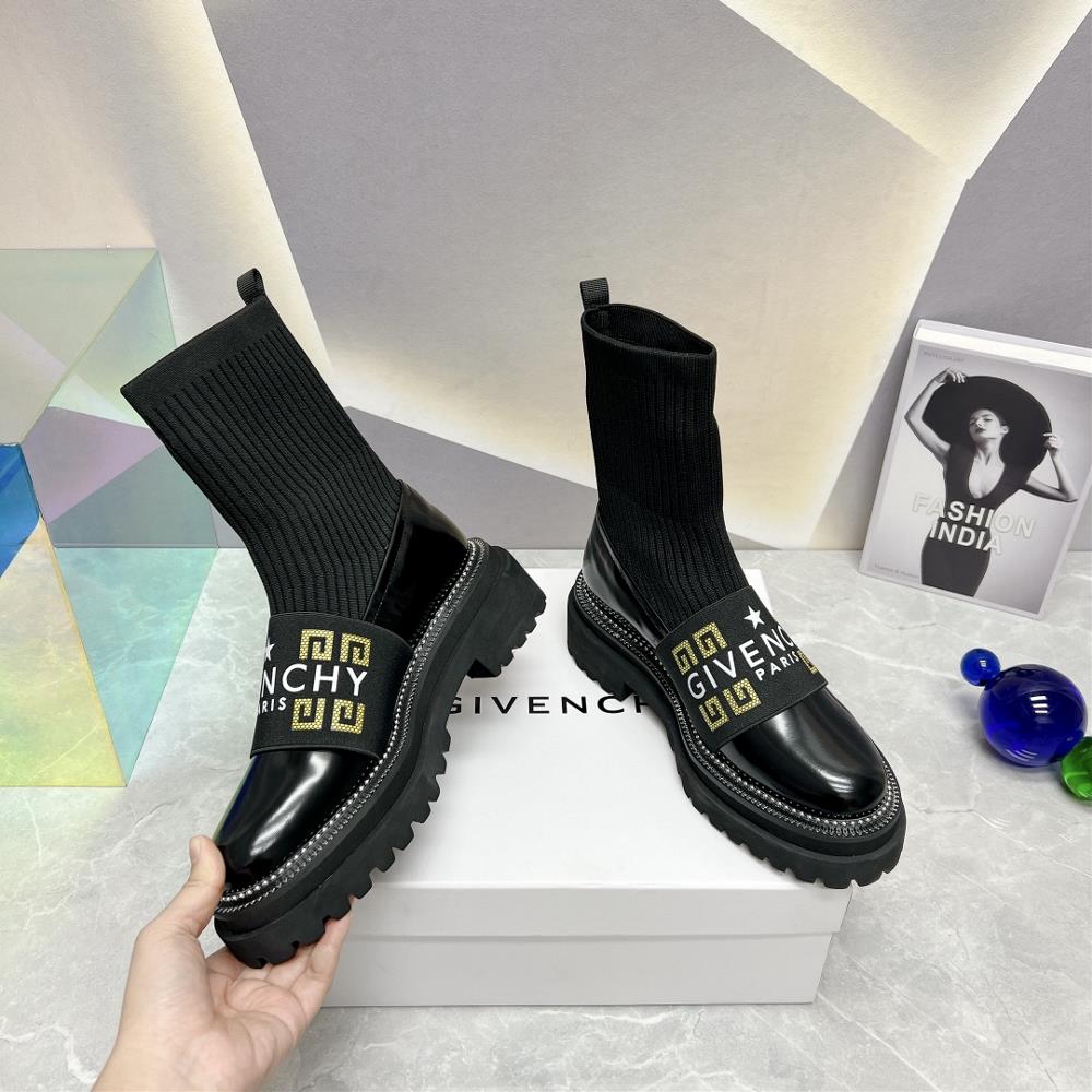 Factory toplevel versionGIVENCHY 2023vs AutumnWinter New CollectionRound headed letter s