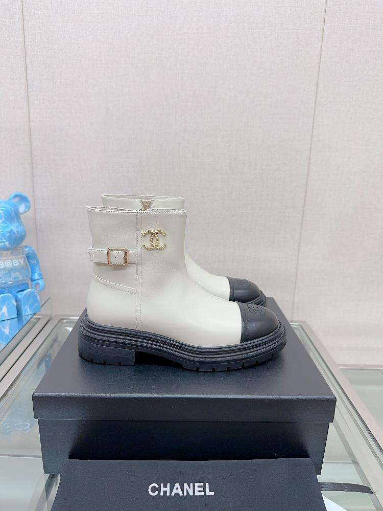 23Ss Autumn and Winter New Channel Small Fragrance Smooth Face Double C Buckle Short Boots Thick Sol