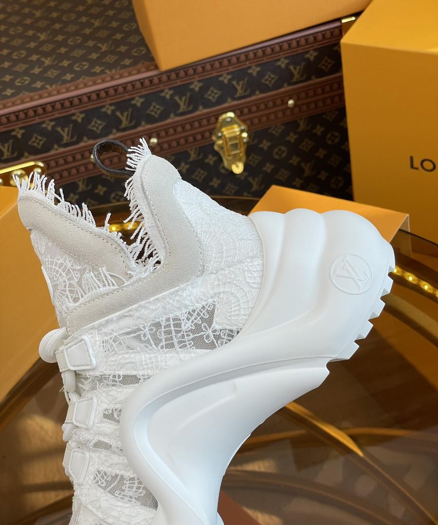 Louis Vuitton LV  Sports Lace Dad Shoes Archils latest Paris fashion season runway style The f