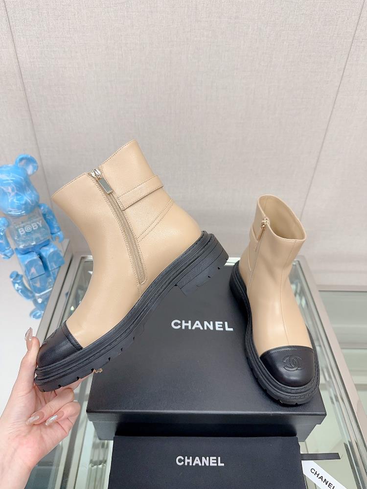 23Ss Autumn and Winter New Channel Small Fragrance Smooth Face Double C Buckle Short Boots