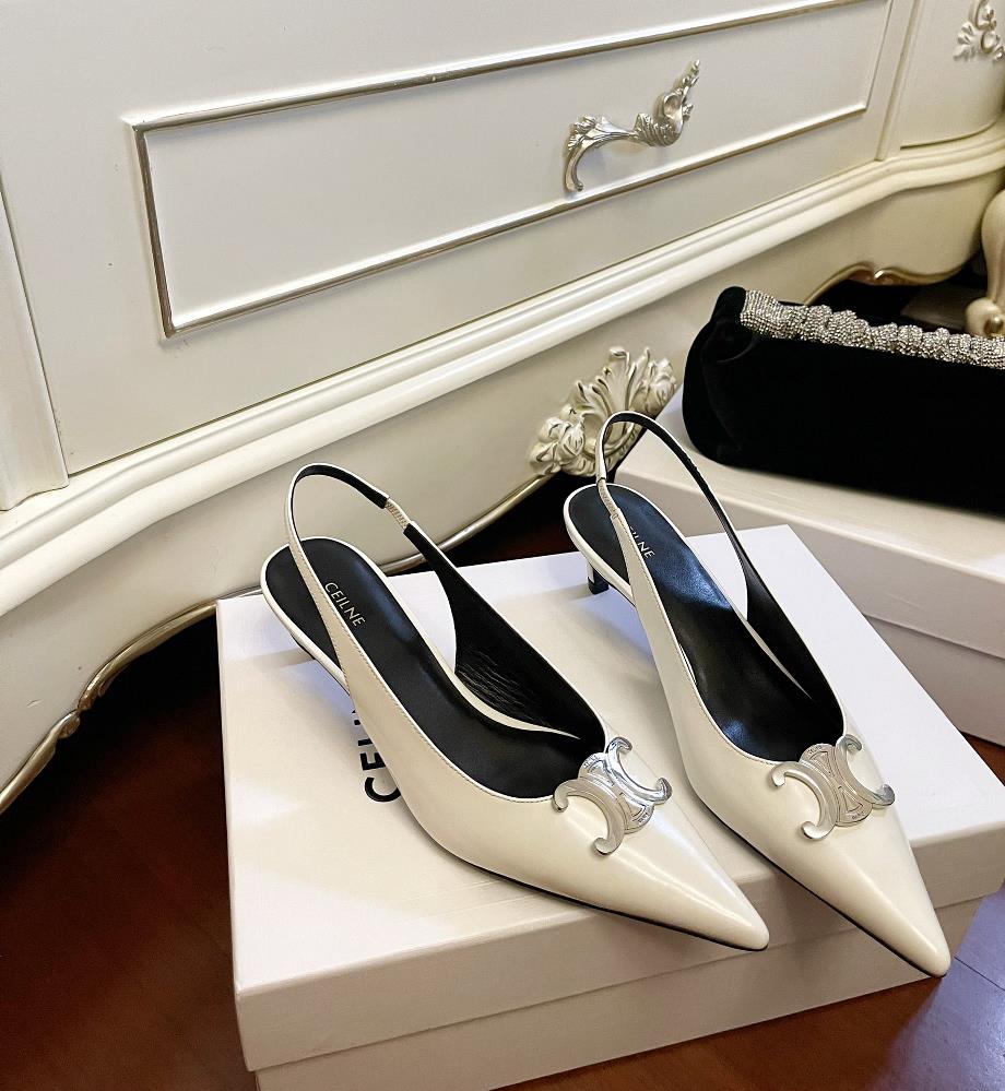 Celines most beautiful and latest black silver pointed kitten heel iconic single shoe High grade and elegant with a slim and elegant upper foot it