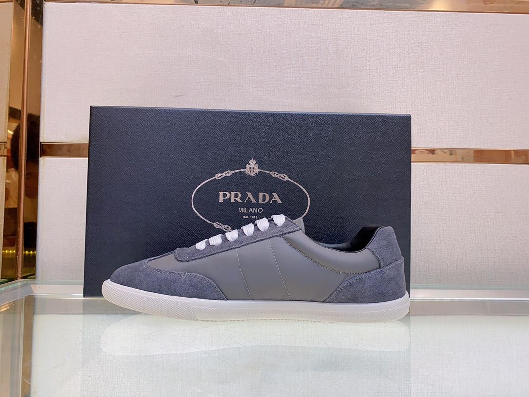 A luxury item from the A family a highend mens fashion and sports series made of imported calf