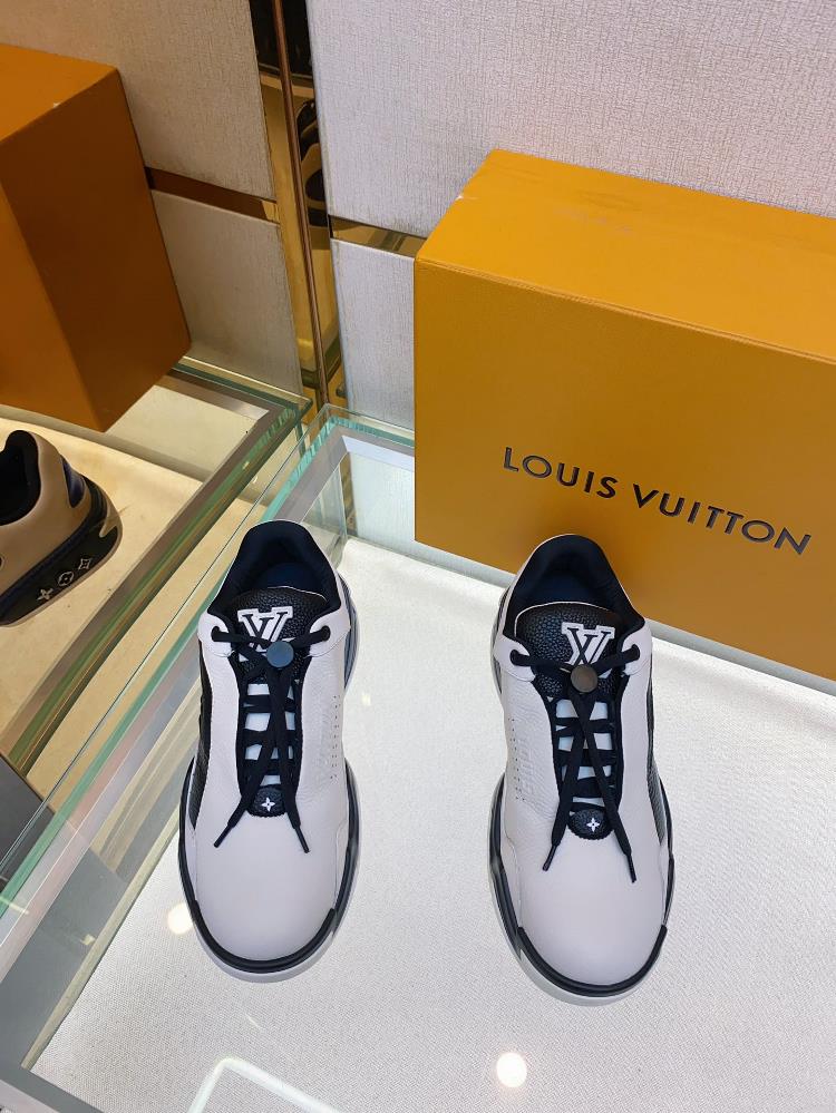 Louis V luxury item Trainer 2 the latest seasons showpiece design Size 3945 Milk gray wi