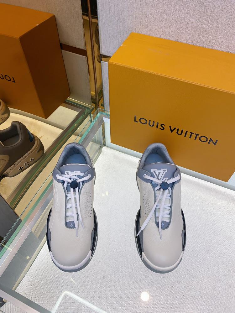 Louis V luxury item Trainer 2 the latest seasons showpiece designSize 3945 Milk gray wit