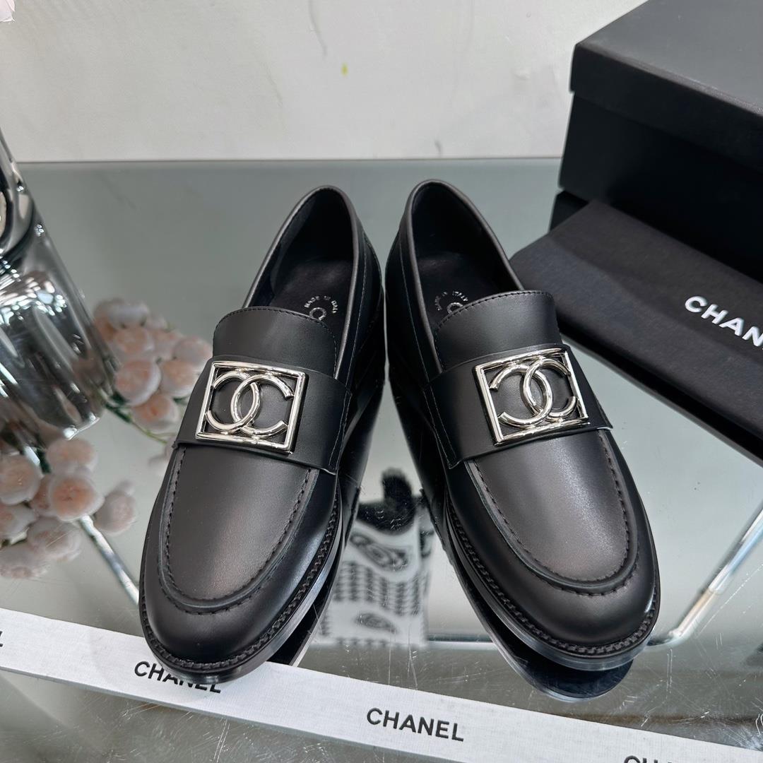 chanel 2023s latest explosive Lefu single shoe with a college style and super beautyTop l