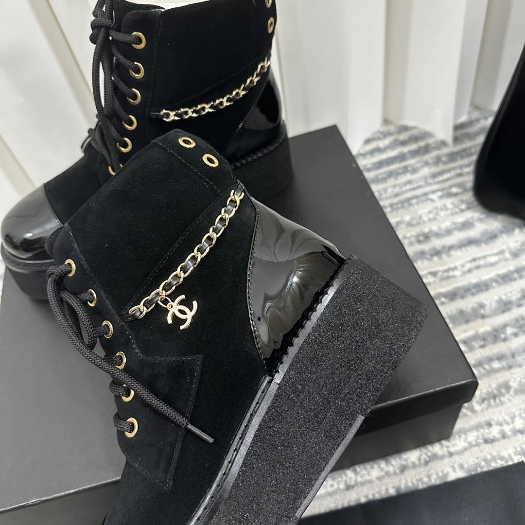 CHANEl  New Classic Black and White Thick BottomChain Double C Fashion Short BootsEternal