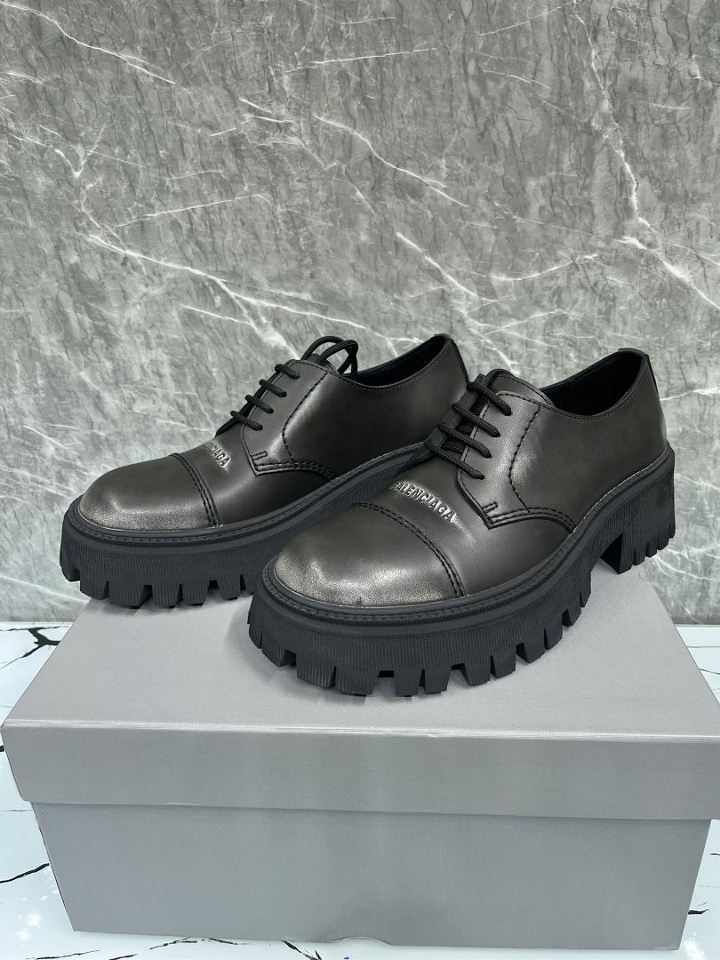 The upgraded outsole is oneonone with the original model the top version of BALENCIAGA