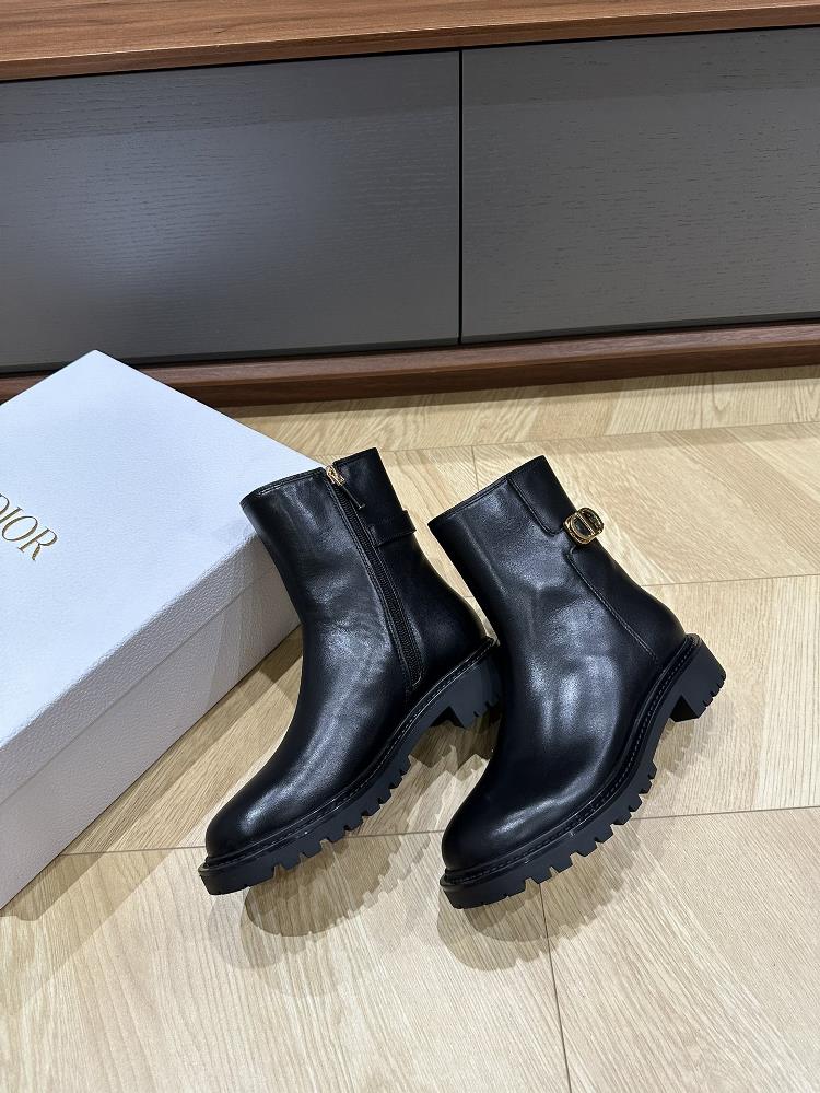 When I first laid eyes on these boots I was immediately captivated by their sleek design