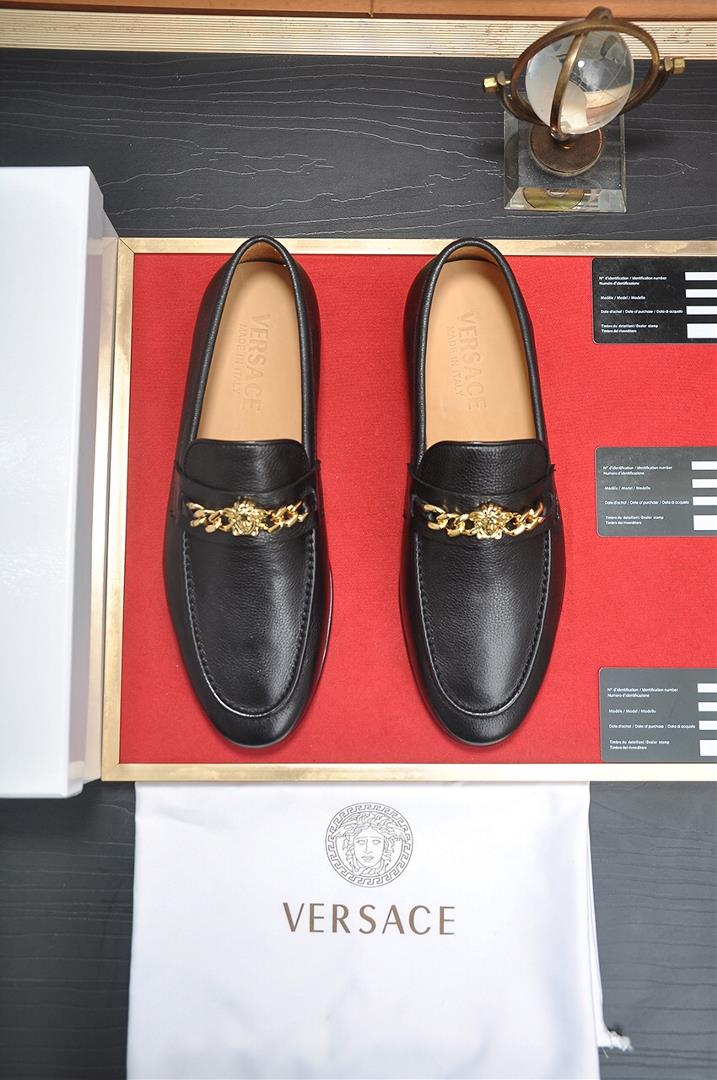 Versace All Cow Lining Versace Shoppe was launched at the same time new mens shoes and fabrics wer