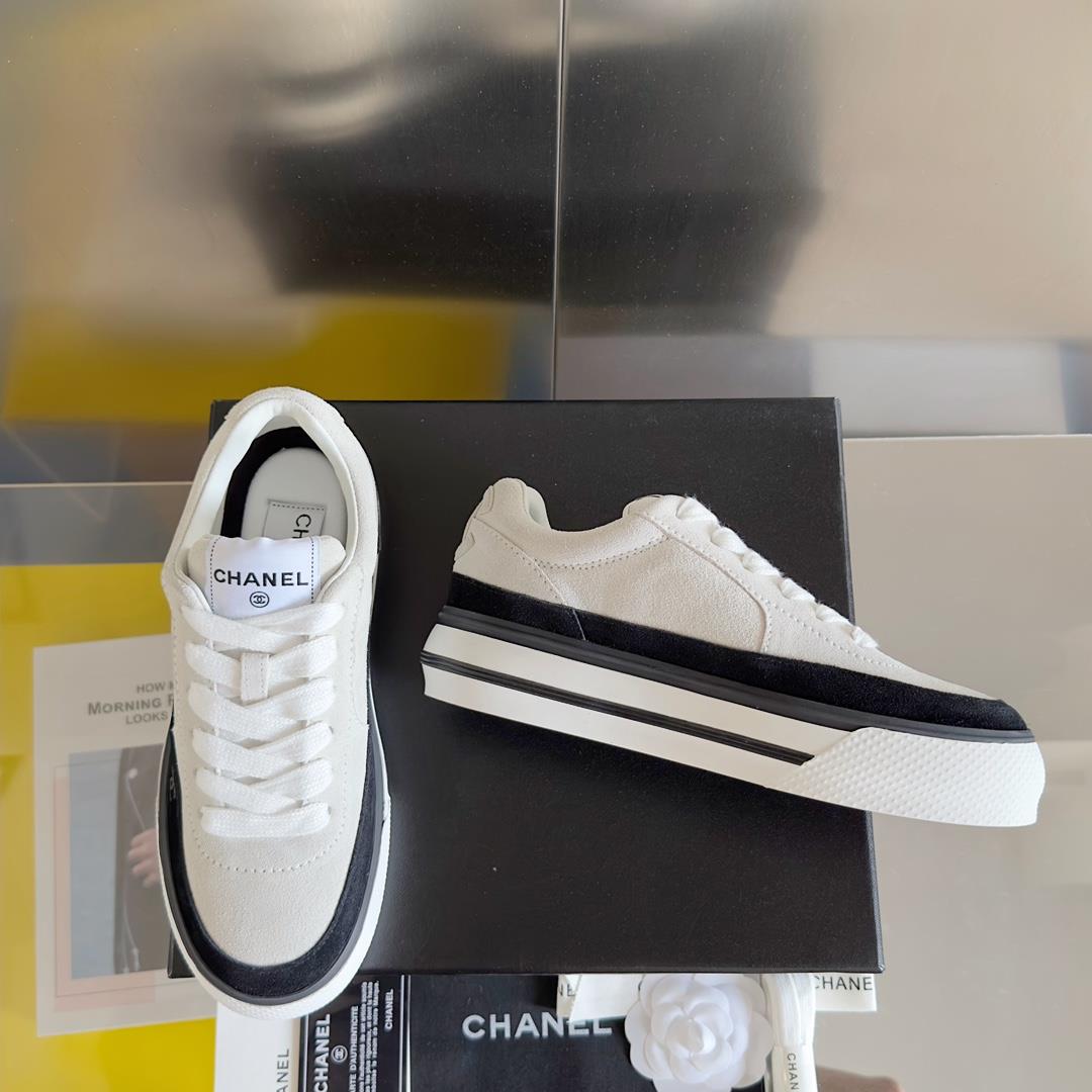 Top level version Low Chanel Chanel 23B Panda Color Sneaker Xiaoxiang Casual Sports Shoes