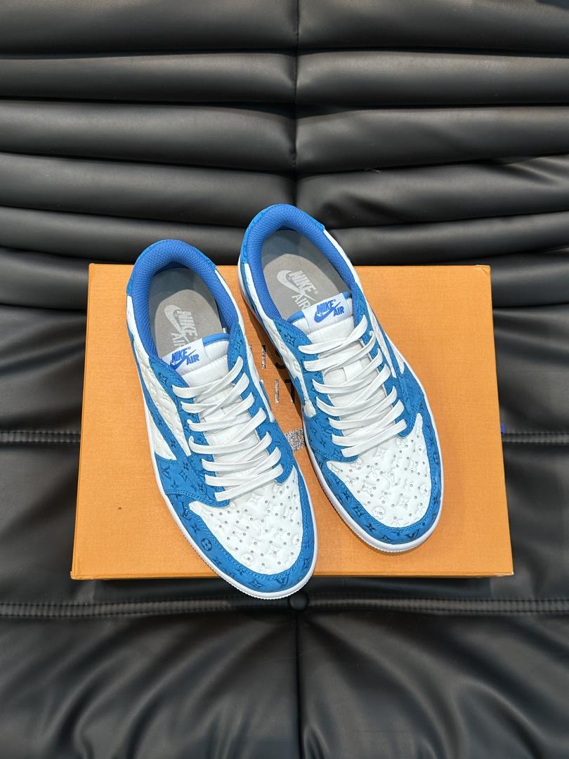 L The V X nike co branded low top casual sports shoes are meticulously crafted from the o