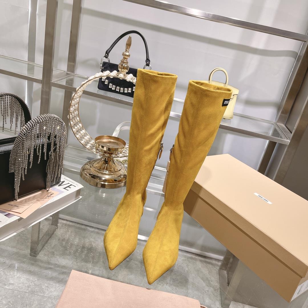 Long boots for appearance  Miu Miu runway style new spring boots for autumn and winter 2023The pop