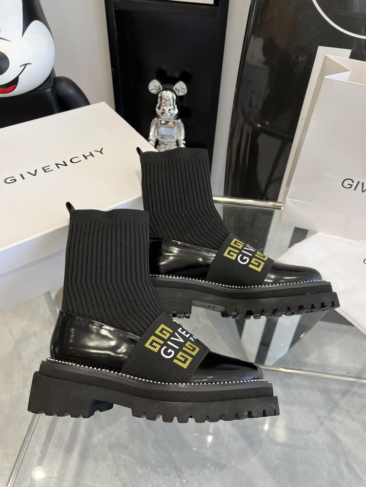 Givenchy 2023 AutumnWinter New Socks and Boots Counter Comparison Zhong Aishen Goddess of No Pressure Size 3540TagName GivenchyTagId 211