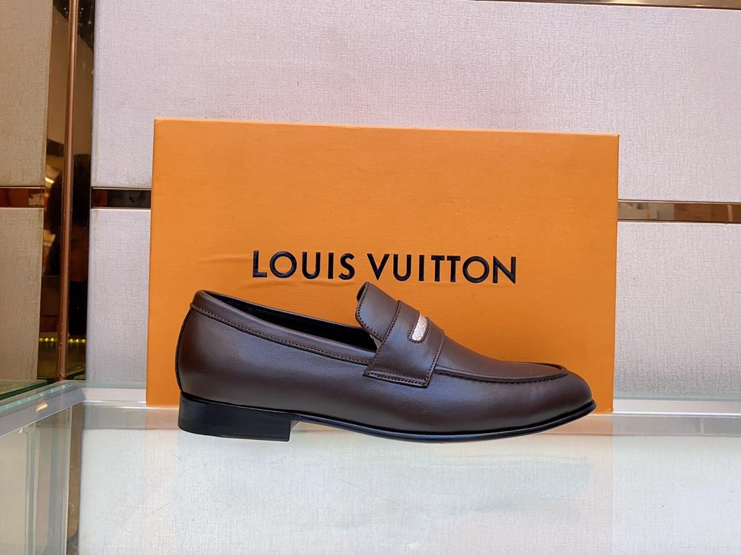 Lv brand  leather outsole SAINT GERMAN Slipon shoe This Slipon shoe leather shoes use imported