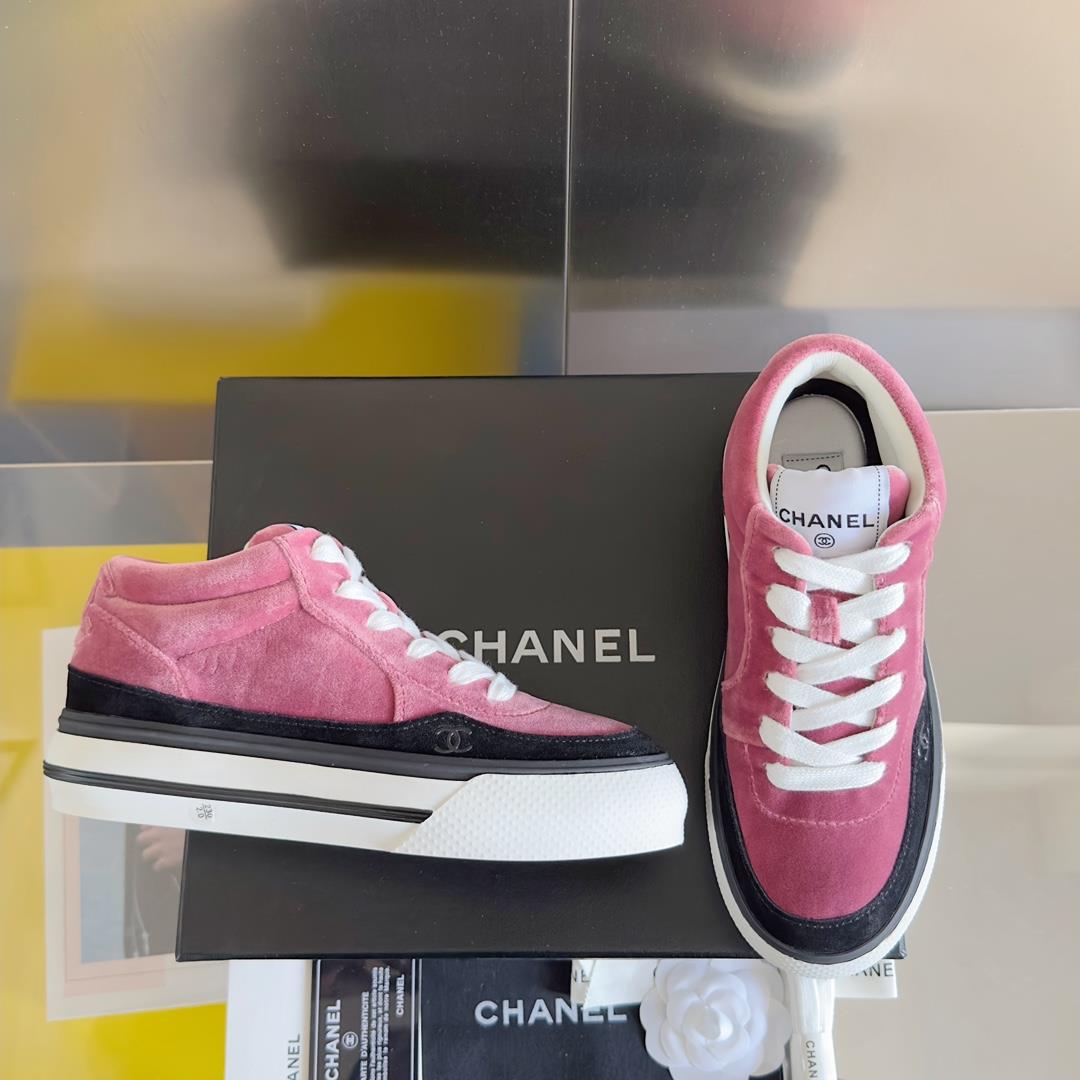 Top version  Chanel Chanel 23B Panda Color Sneaker Xiaoxiang Casual Sports Shoes Thick Sol