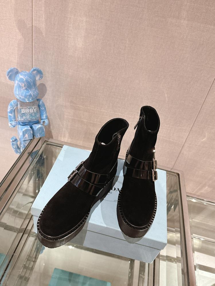 Short boots Long boots 23Ss AutumnWinter New Prad Buckle Thick Sole BootsThe upper is designed with a double buckle belt with a combination of serra