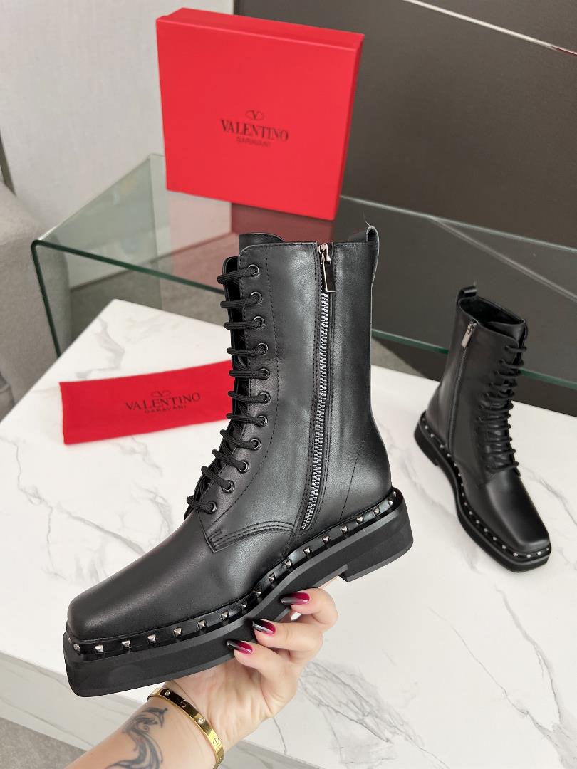 Womens shoes and womens clothing Valentino 2023 early autumn new Valentino original one