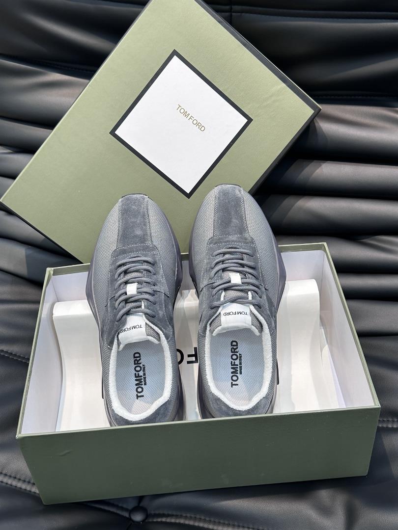 TOMFORD mens casual sports shoes are designed with smooth lines to create a simple appear