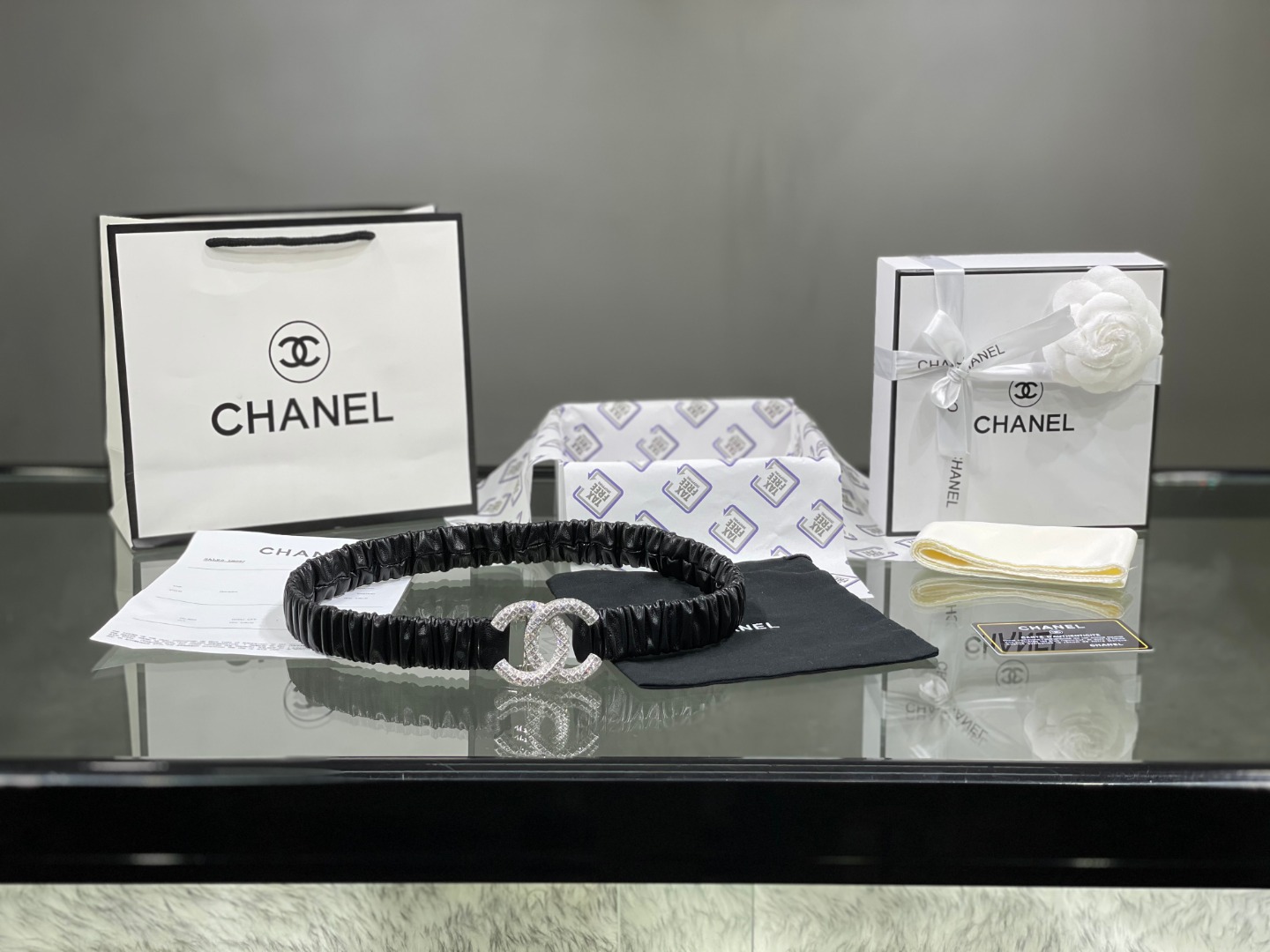 buy and get free picture counter latest full package
Width 30mm
chanel cc rhinestone metal logo