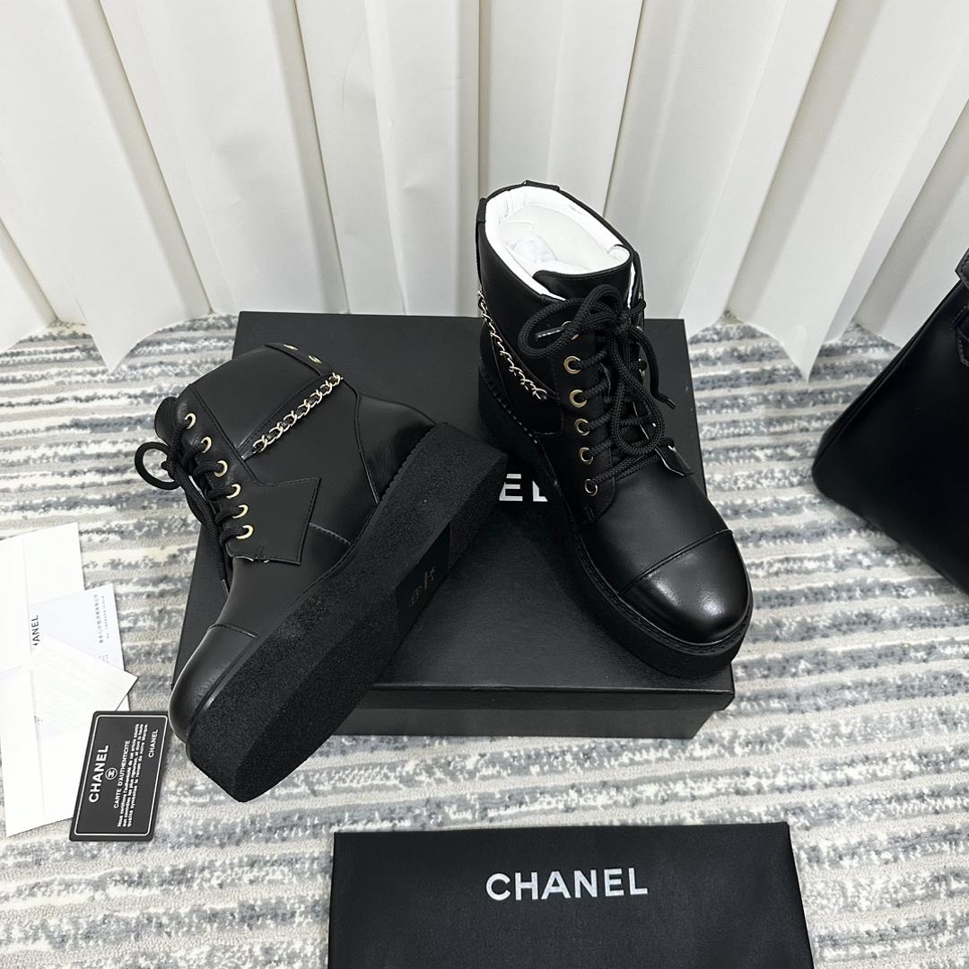 CHANEl  New Classic Black and White Thick Bottom Chain Double C Fashion Short Boots Eterna