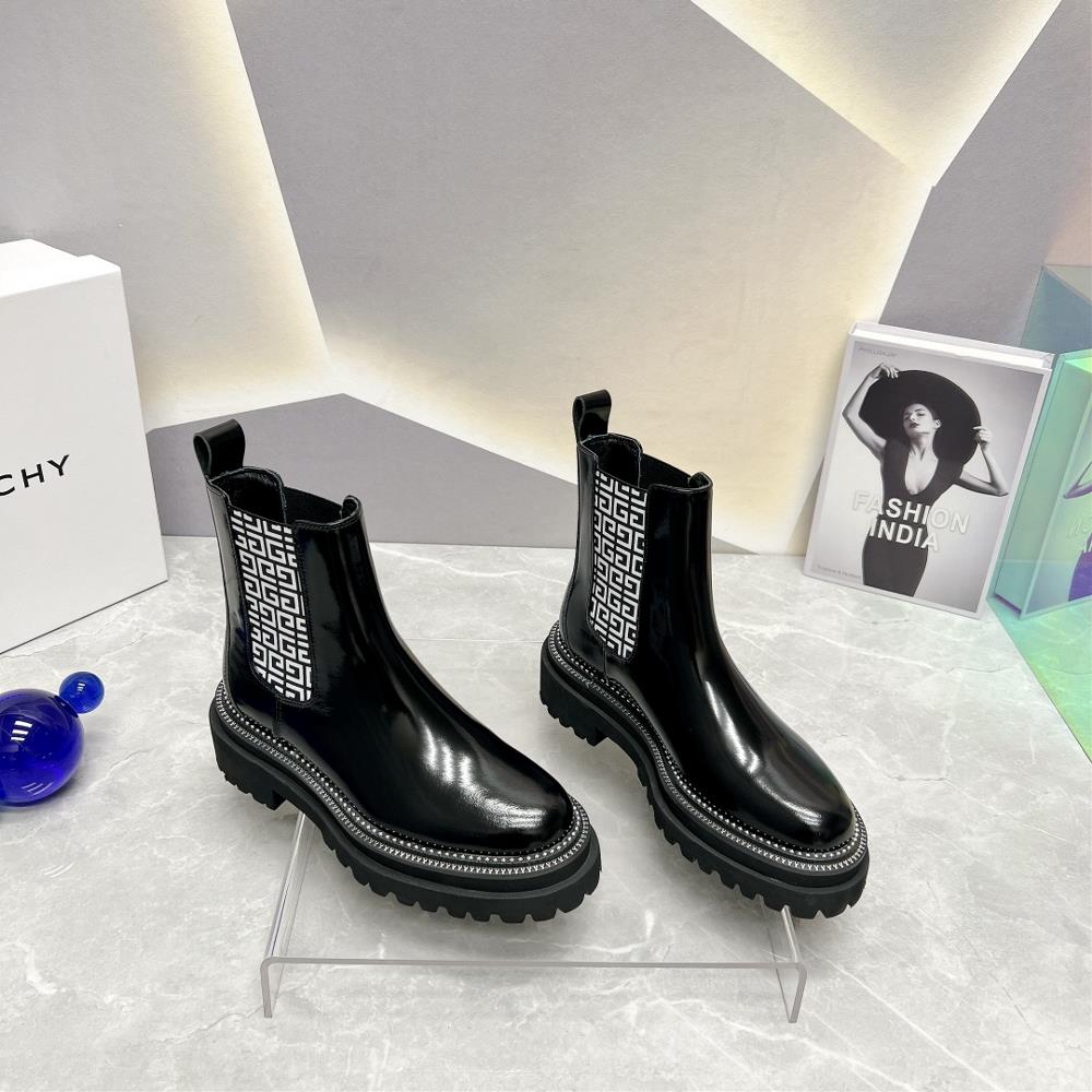 Factory toplevel version GIVENCHY 2023vs AutumnWinter New CollectionRound toe printed elastic short bootsThe new flat bottom has a high exit rate in