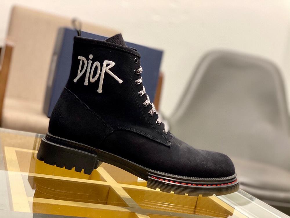 Now lets turn our attention to mens boots another fashion essential that Dior has mast