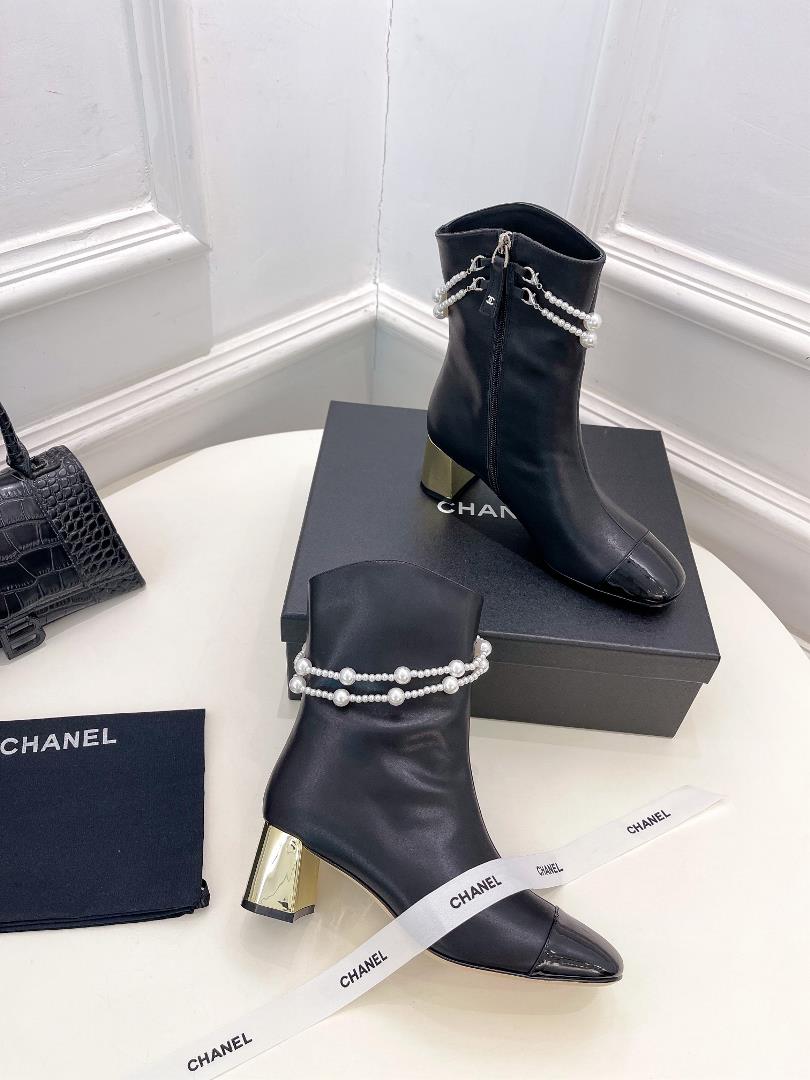 chanel 2023 autumn and winter new product counter explosion pearl chain rough heading boot