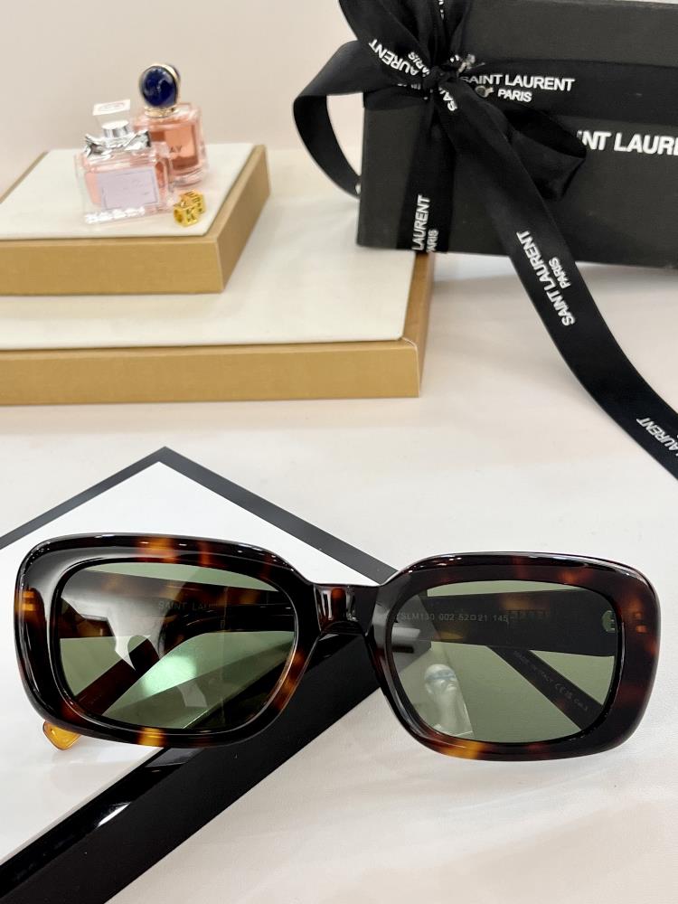 At first glance its super eyecatchingSL The kitten eyed sunglasses are amazing and the metal logo on the legs is exquisite and retro suitable for