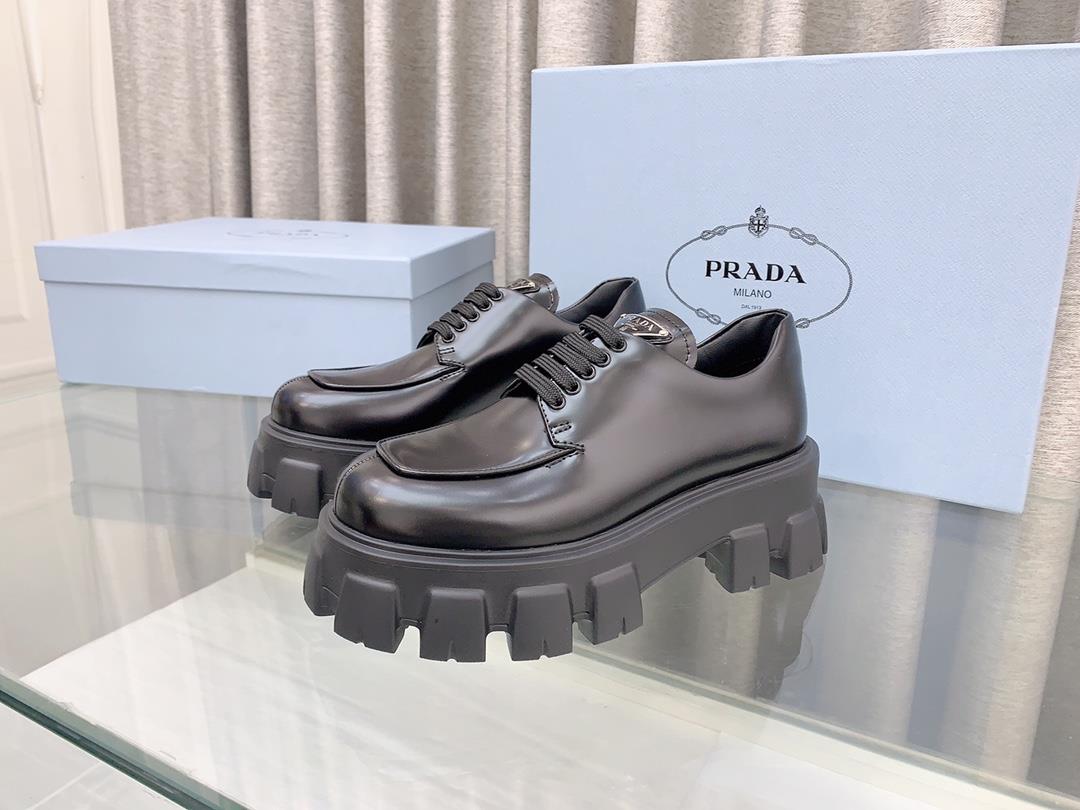 Prada Prada shiny leather lace up thick soled Slipon shoe shoesUpper opening bead coated