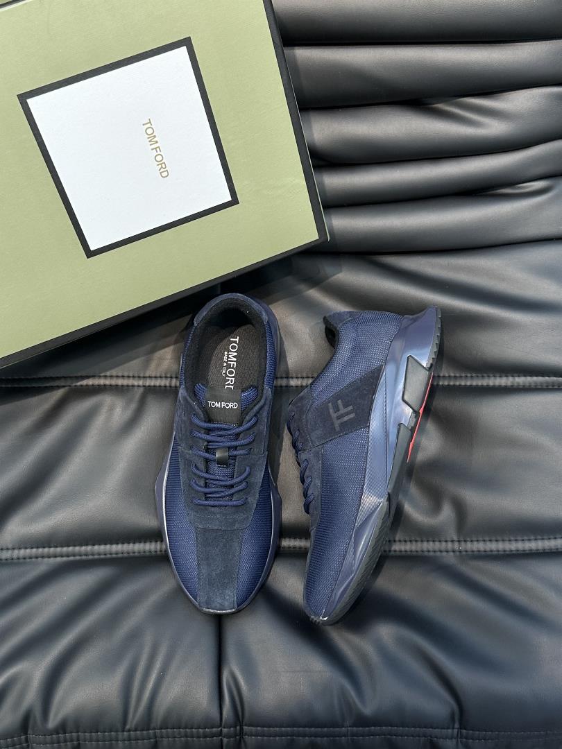 TOMFORD mens casual sports shoes are designed with smooth lines to create a simple appear