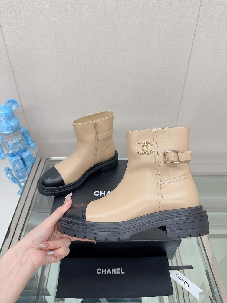 23Ss Autumn and Winter New Channel Small Fragrance Smooth Face Double C Buckle Short Boots