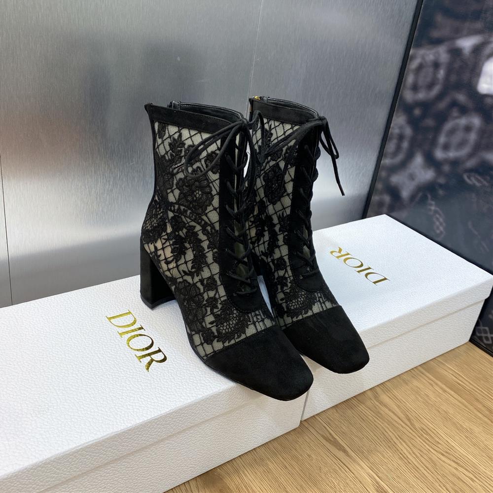 Factory priced short boots Dior Dior 2023 SpringSummer Show Gaoding Collection Naughtily D Womens Boots CD Letter Logo Roses All over Jacquard Embro