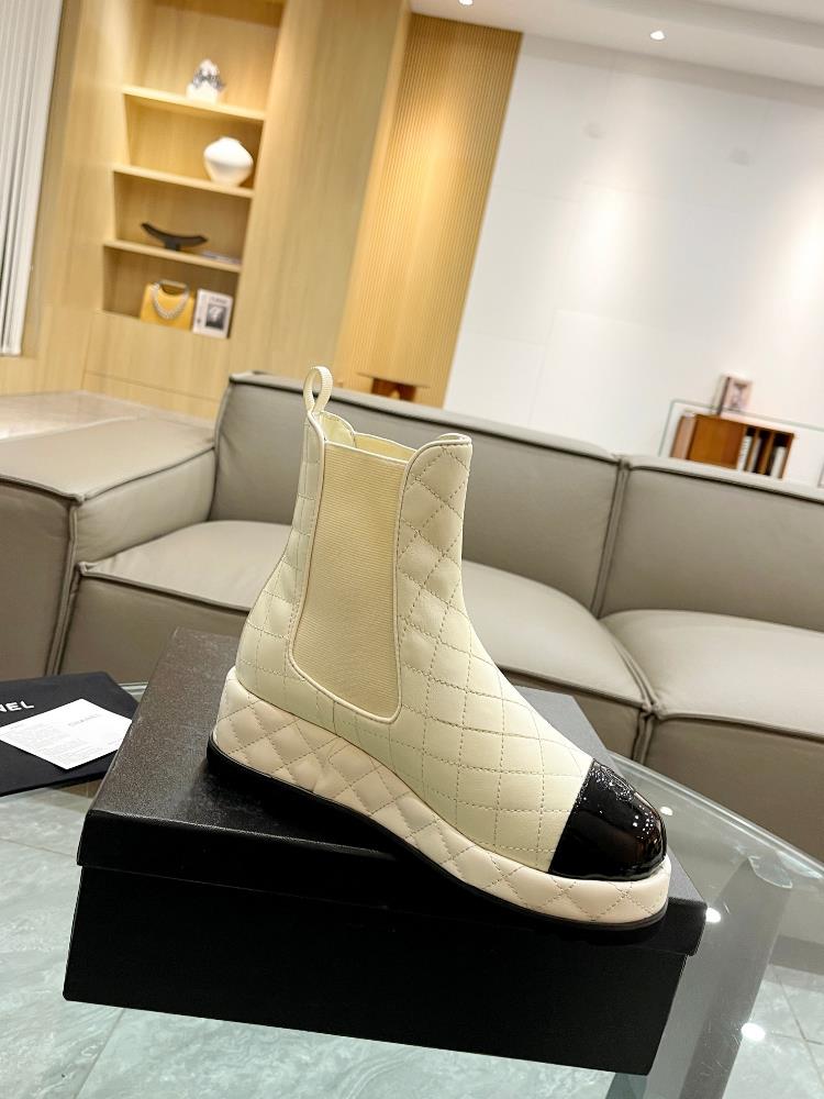 CHANEL Chanels Xiaoxiang 3 AutumnWinter series short boots are hot and new This season