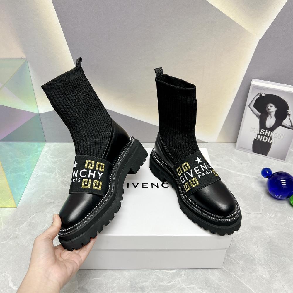 Factory toplevel versionGIVENCHY 2023vs AutumnWinter New CollectionRound headed letter s