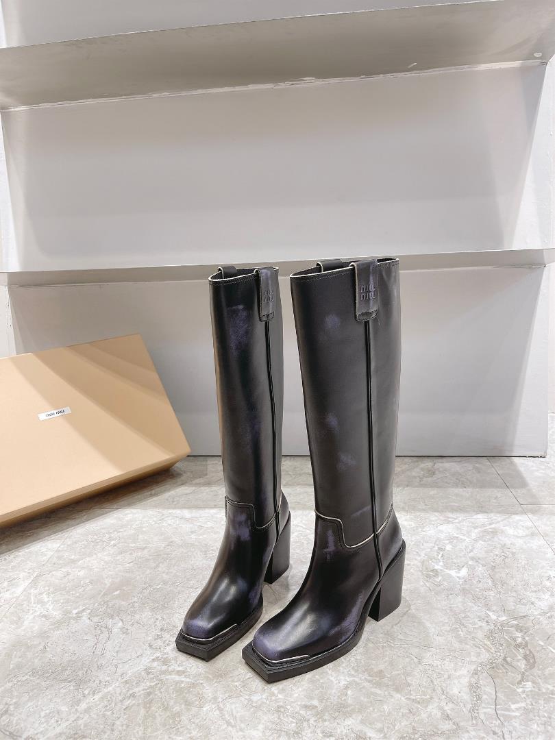 Introducing retro and trendy long boots in the Miumi 2023 AutumnWinter collectionThe toe