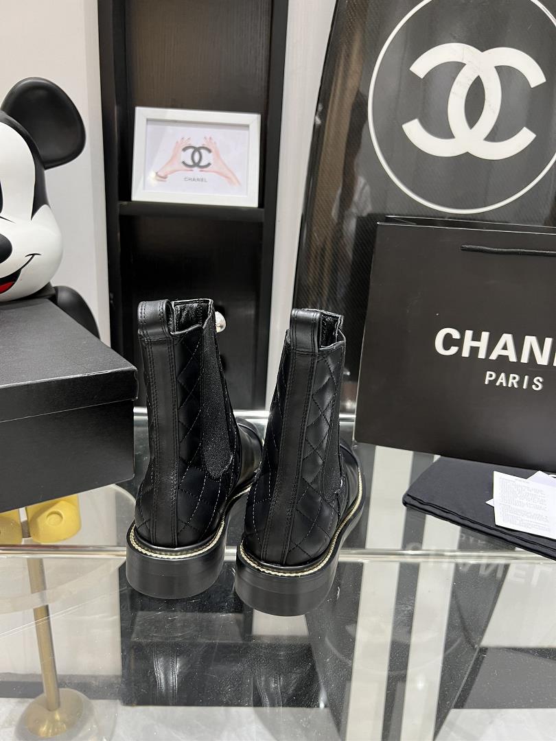 Chanel 23 the latest Chanel Paris runway with super breathable and comfortable upper leg