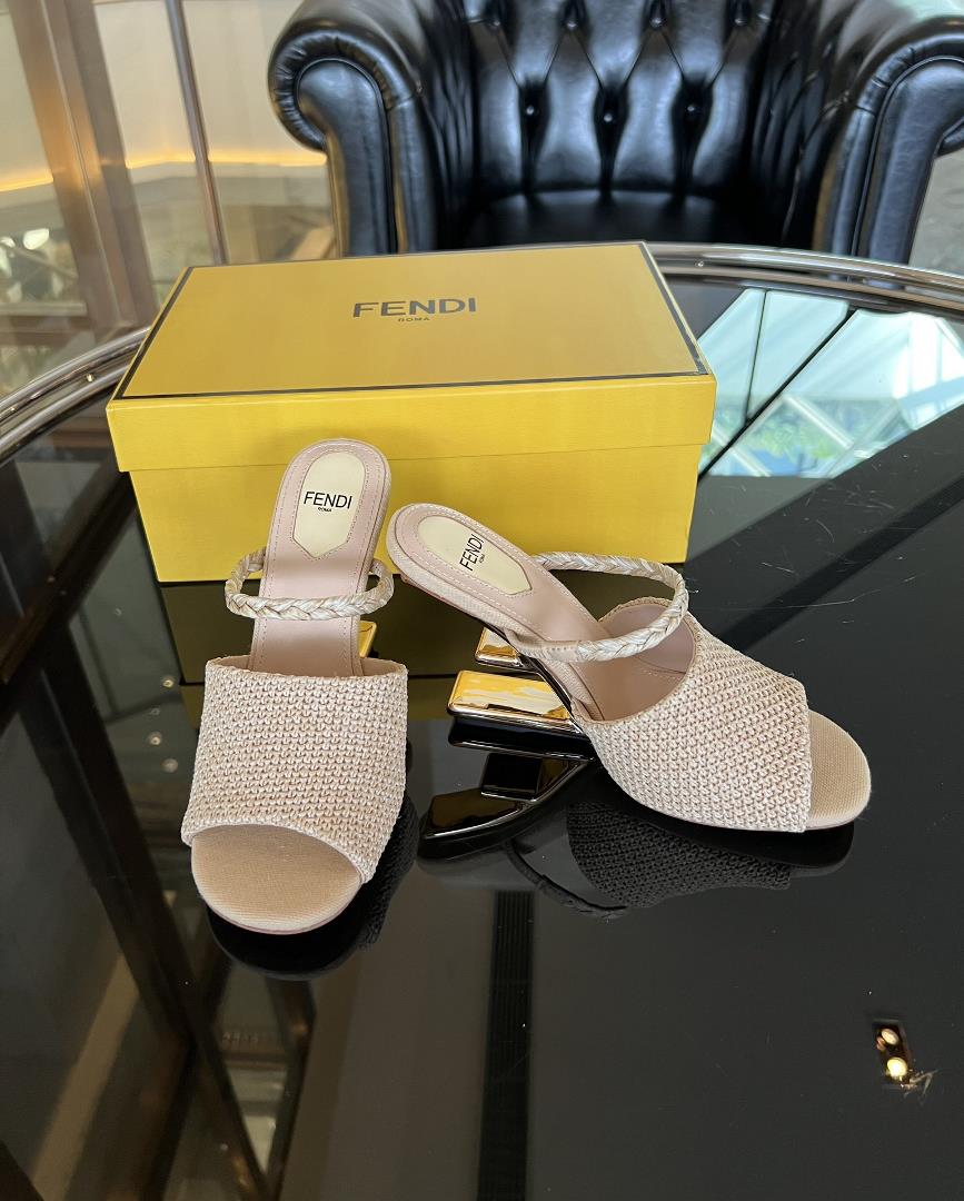 FENDI First Sandals Top Exclusive OriginalThe upper is made of woven Lafite grass material