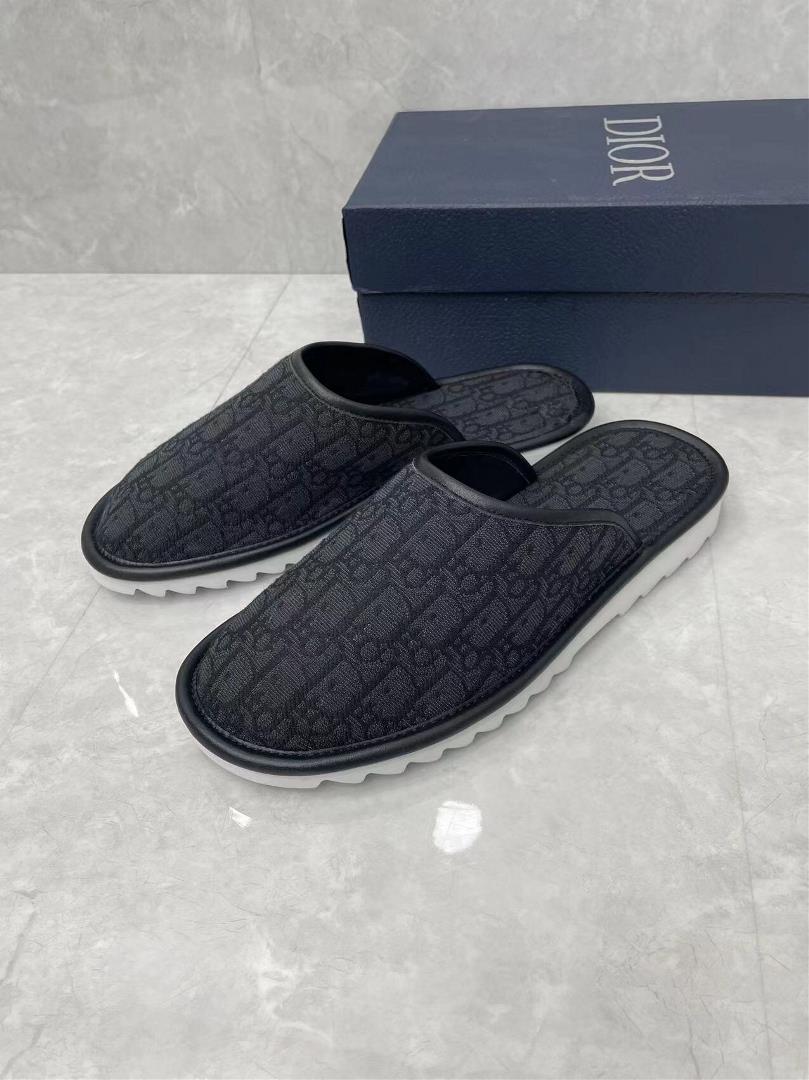 DIOR ALIAS New Sandals and Slippers Dior Alias sandals are a new product from the summer a lei