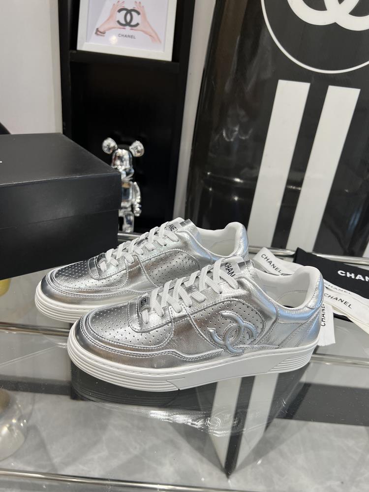purchasing level 2024ss early spring Chanel sports shoes with full leather material dopamine color scheme classic color scheme original 11 develop
