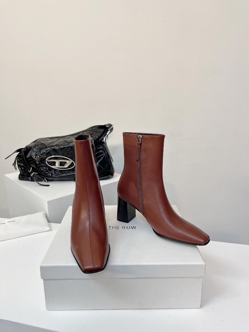 the row 23ss new square toe short boots for autumn and winterThe row has never lost in creating a se