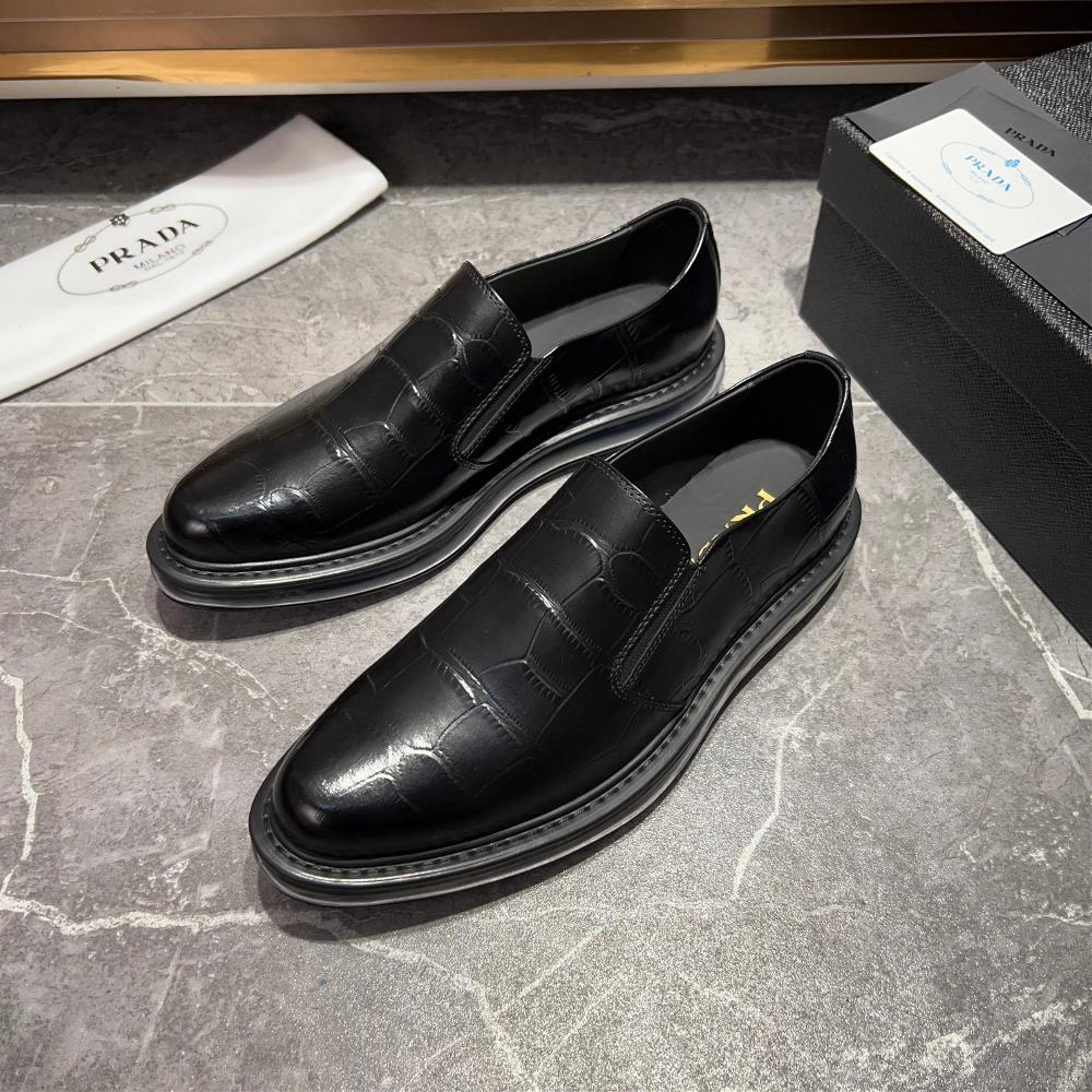 prada Chelsea Mens Shoe Super A Goods This Chelsea shoe is equipped with an air cushioned thick so