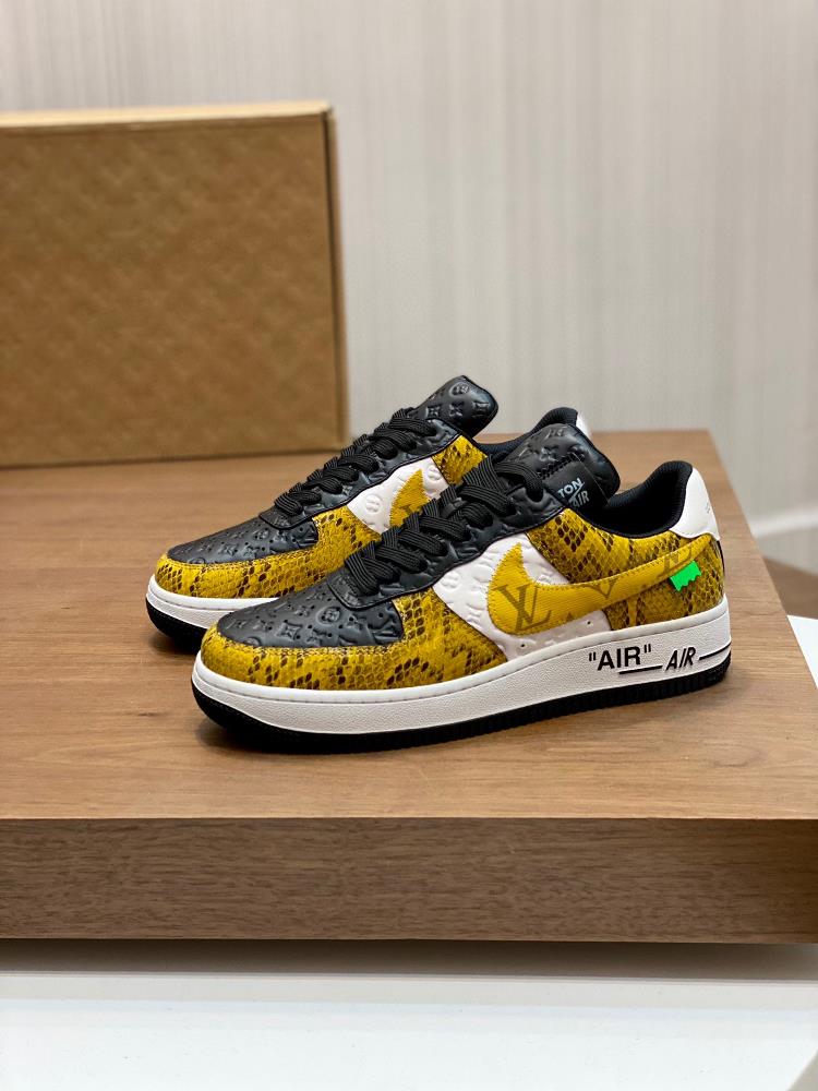 Louis Vuitton x x Nike co branded model is designed to basically follow the style of THE TEN The Swoosh line and tongue label have a familiar visual