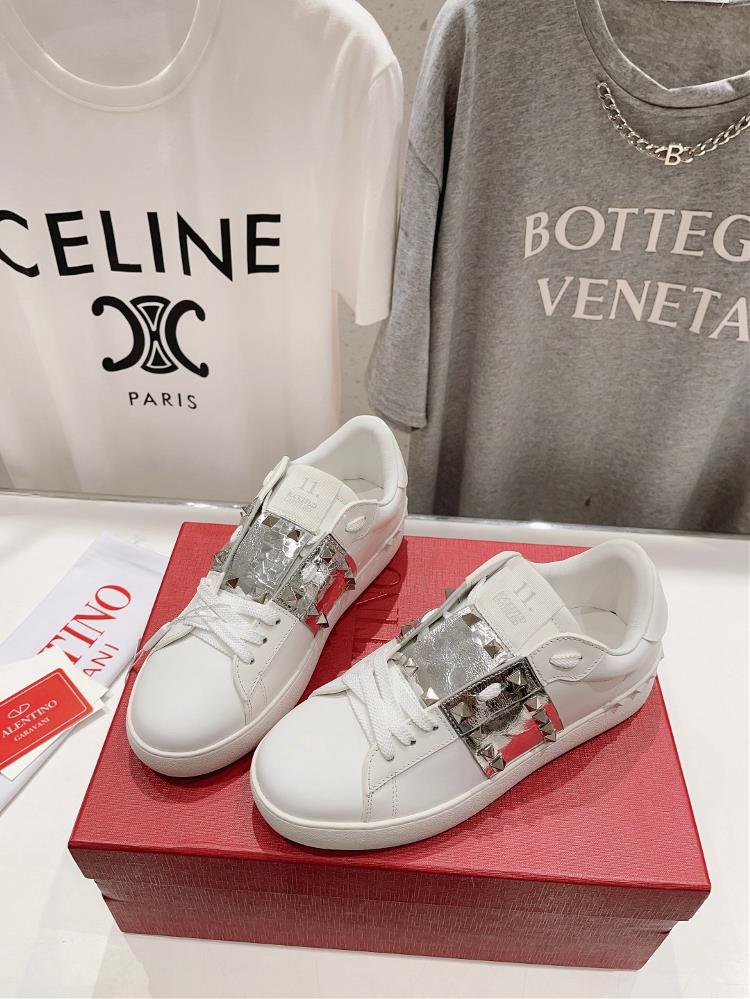 Top level version Valentino New Casual Little White Shoes Hot Diamond Valentino Water Diamond Little White Shoes Casual ShoesThe highest and most high