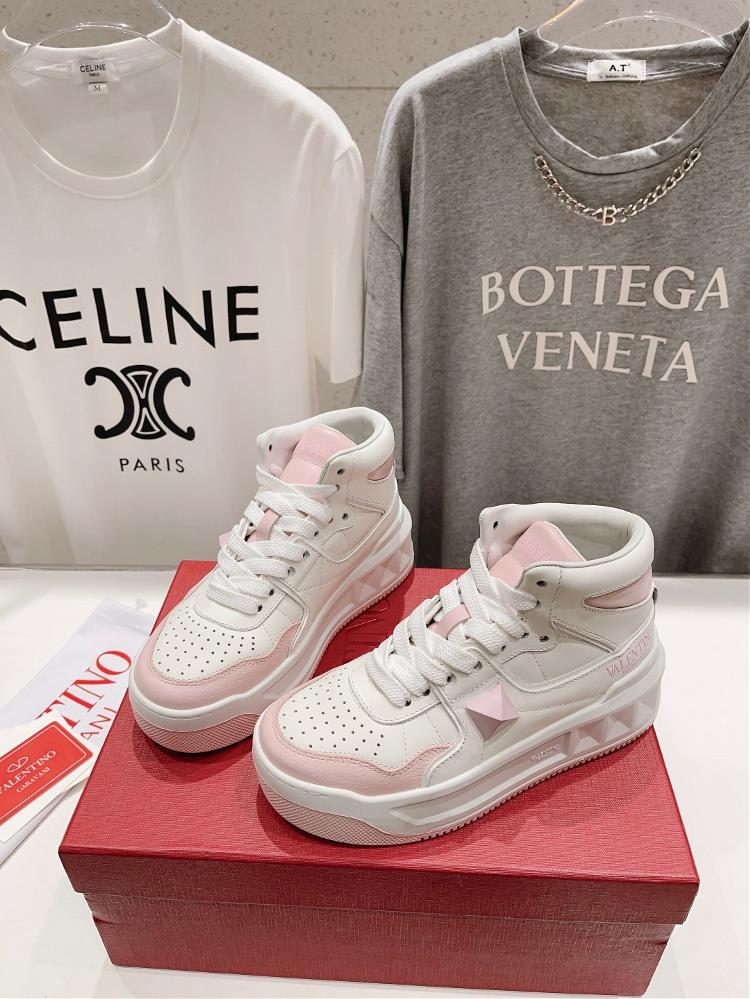 High version factory Gaobang Valentino PinkPp Exclusive Thick Lace Couple Bread Shoes Thick Sole Casual SneakersThe original purchase development an