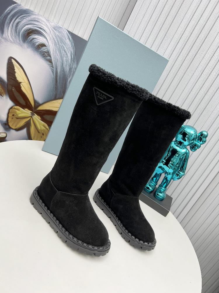 Factory 2023 SSS launches the latest Prada long and short boots sandals and single shoes slim heels back pockets and thick heels seriesPRADAs ear