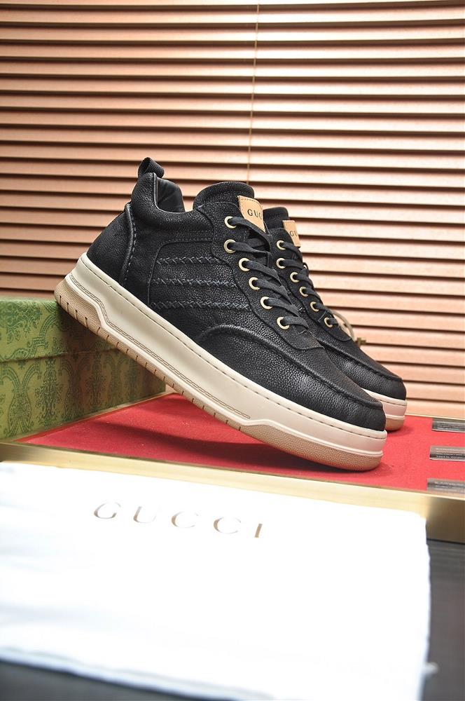 Gucci all wool lining with top quality leather and fur integrated warm snow boots luxury brand mens shoes synchronized with Fendis official website