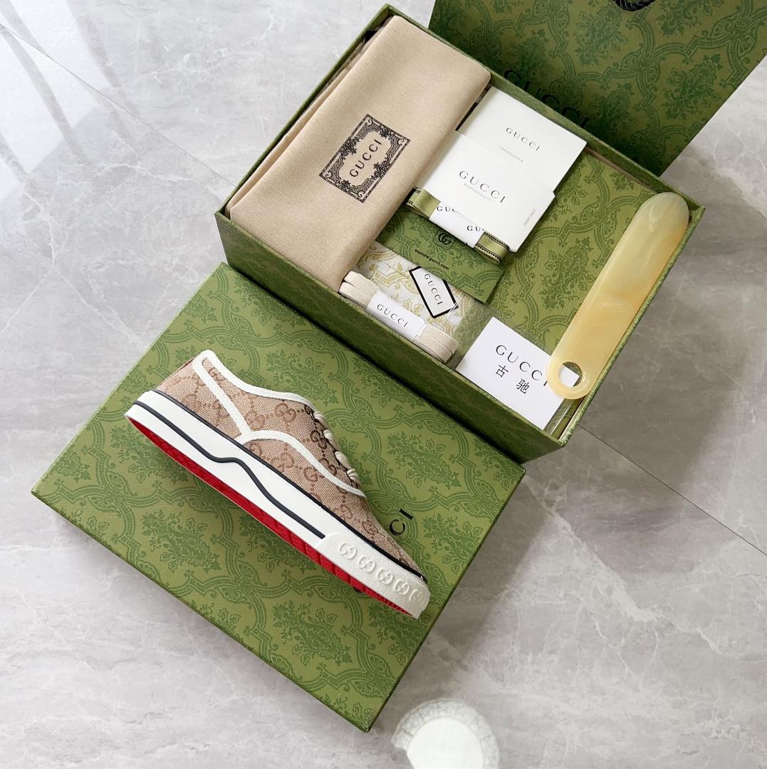 Factory purchasing level Gucci Tennis 1977 Lovers Velcro Little Lucky New Comes to Life P