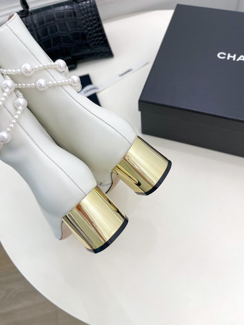 chanel 2023 autumn and winter new product counter explosion pearl chain rough heading boot