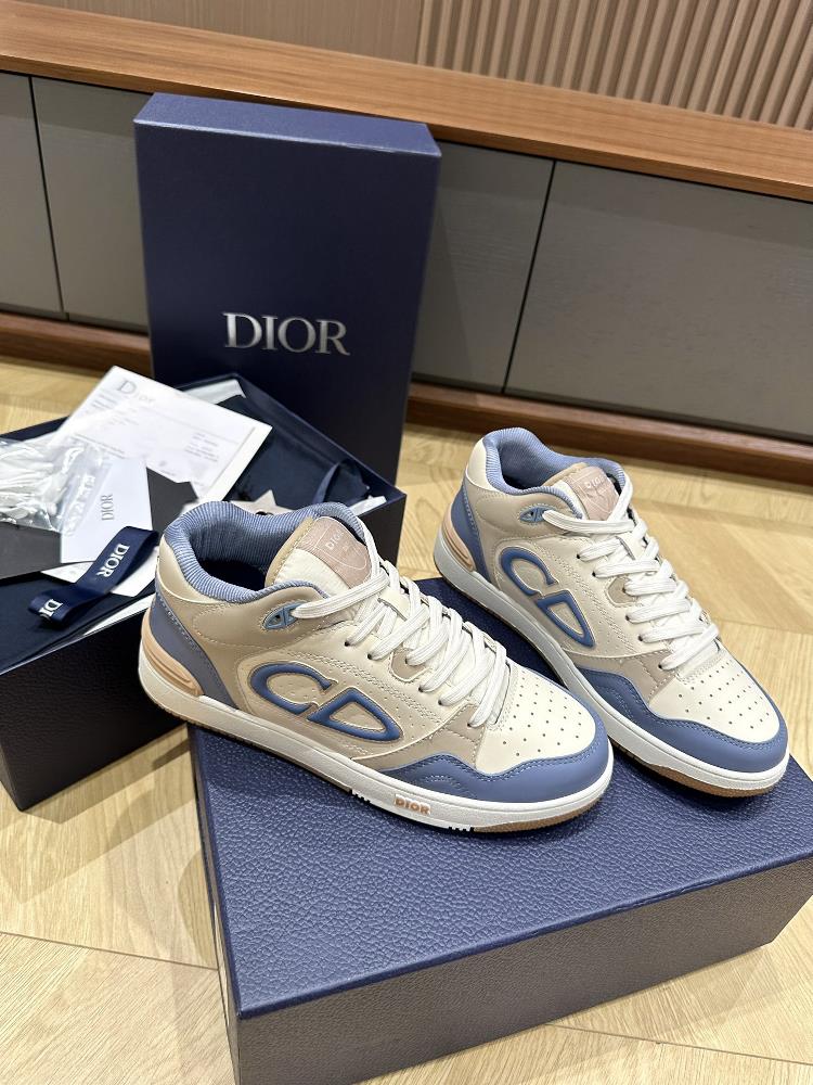 When it comes to skateboard footwear the Dior Sheos Couple Skateboarding Shoes stand out