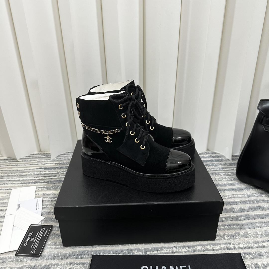 CHANEl  New Classic Black and White Thick BottomChain Double C Fashion Short BootsEternal